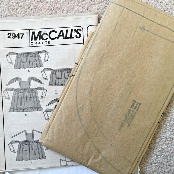 McCalls 2947 Misses Apron Sewing Pattern - NEW Uncut - 1 Pattern with 8 Looks - Picture 4 of 5